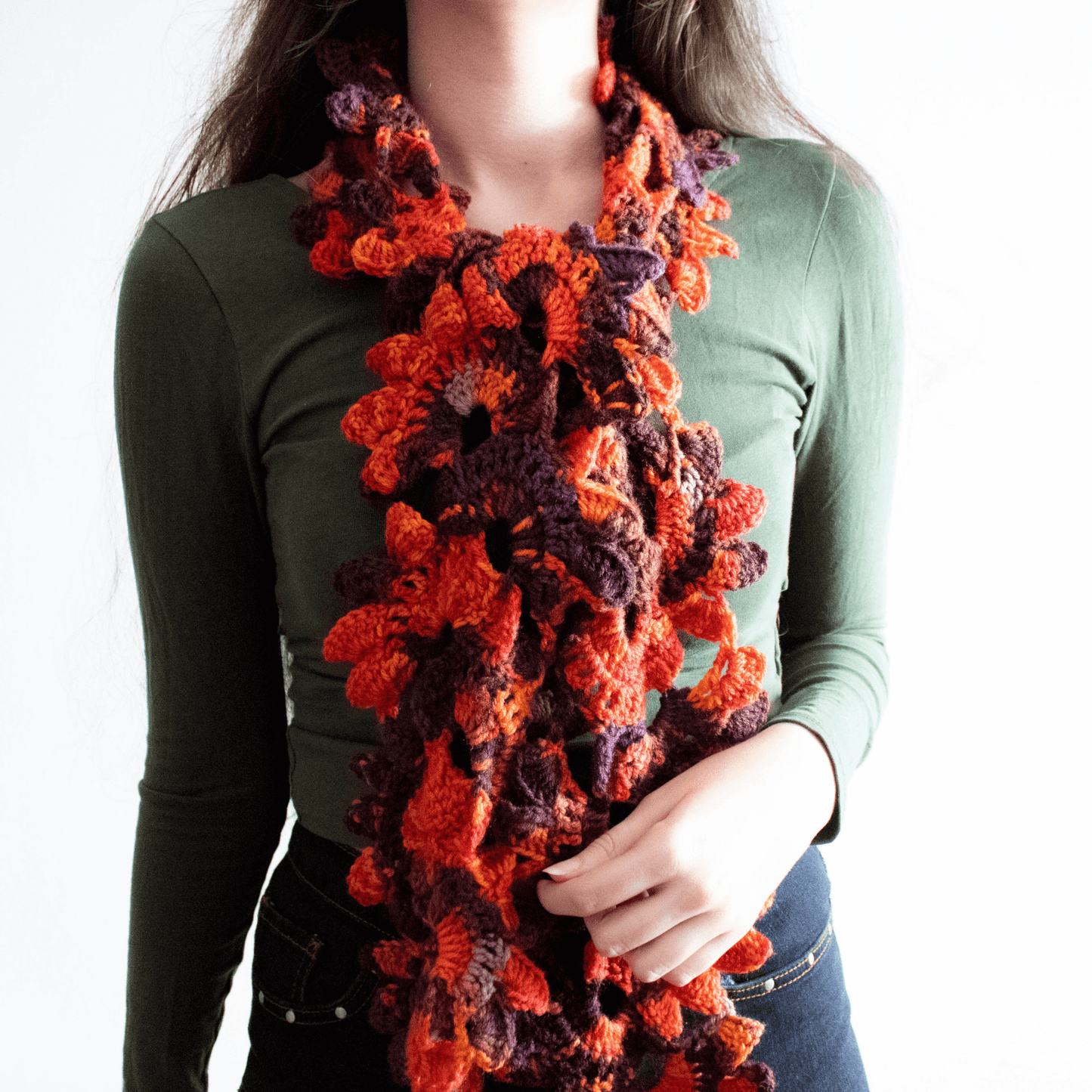 Fular floral croșetat din fir acrilic multicolor