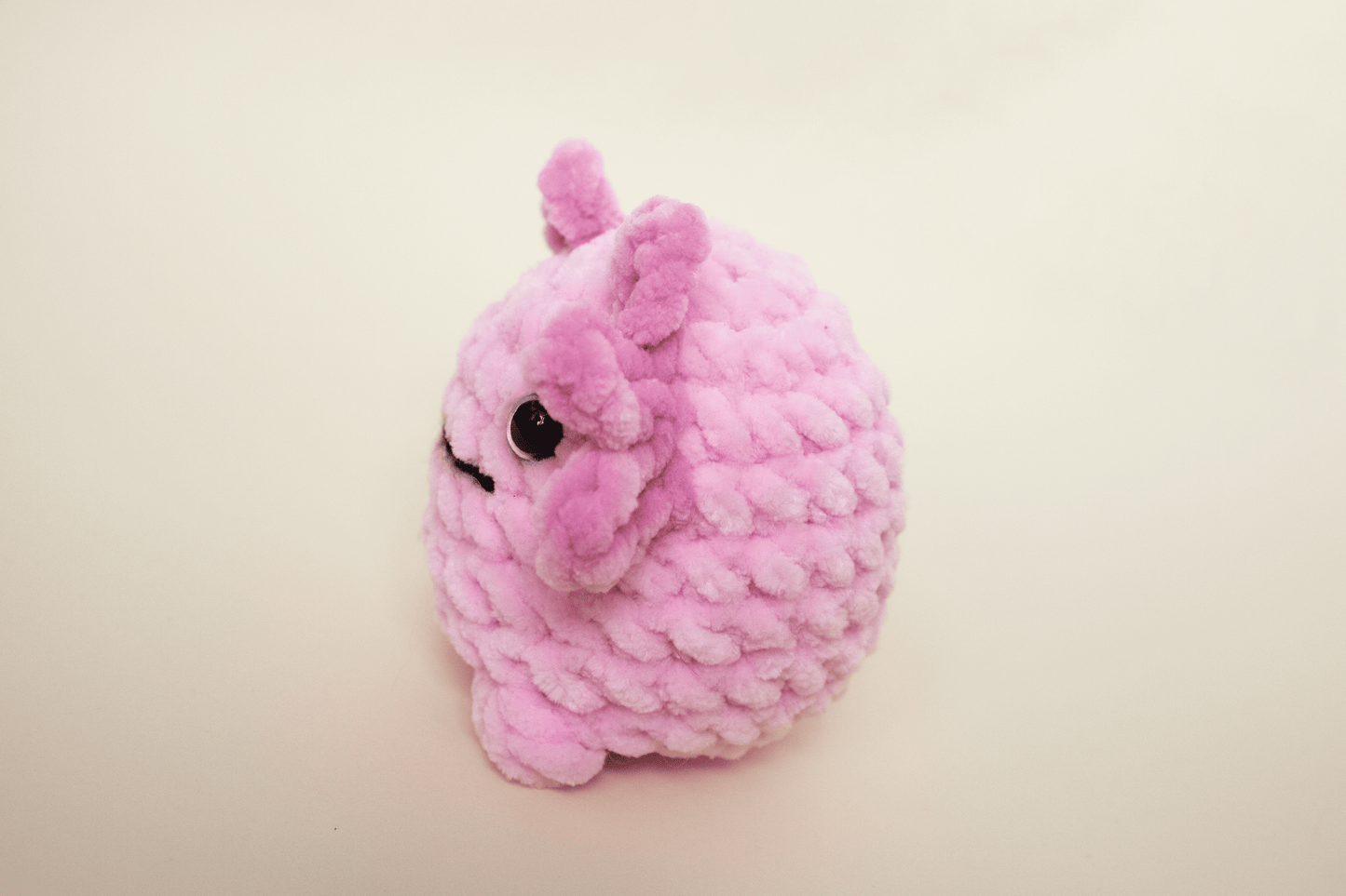 Axolotl mini roz croșetat din fir plușat