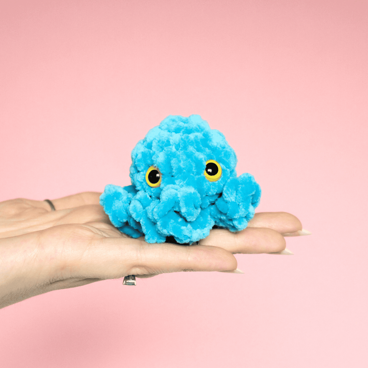 Caracatiță croșetată din fir plușat