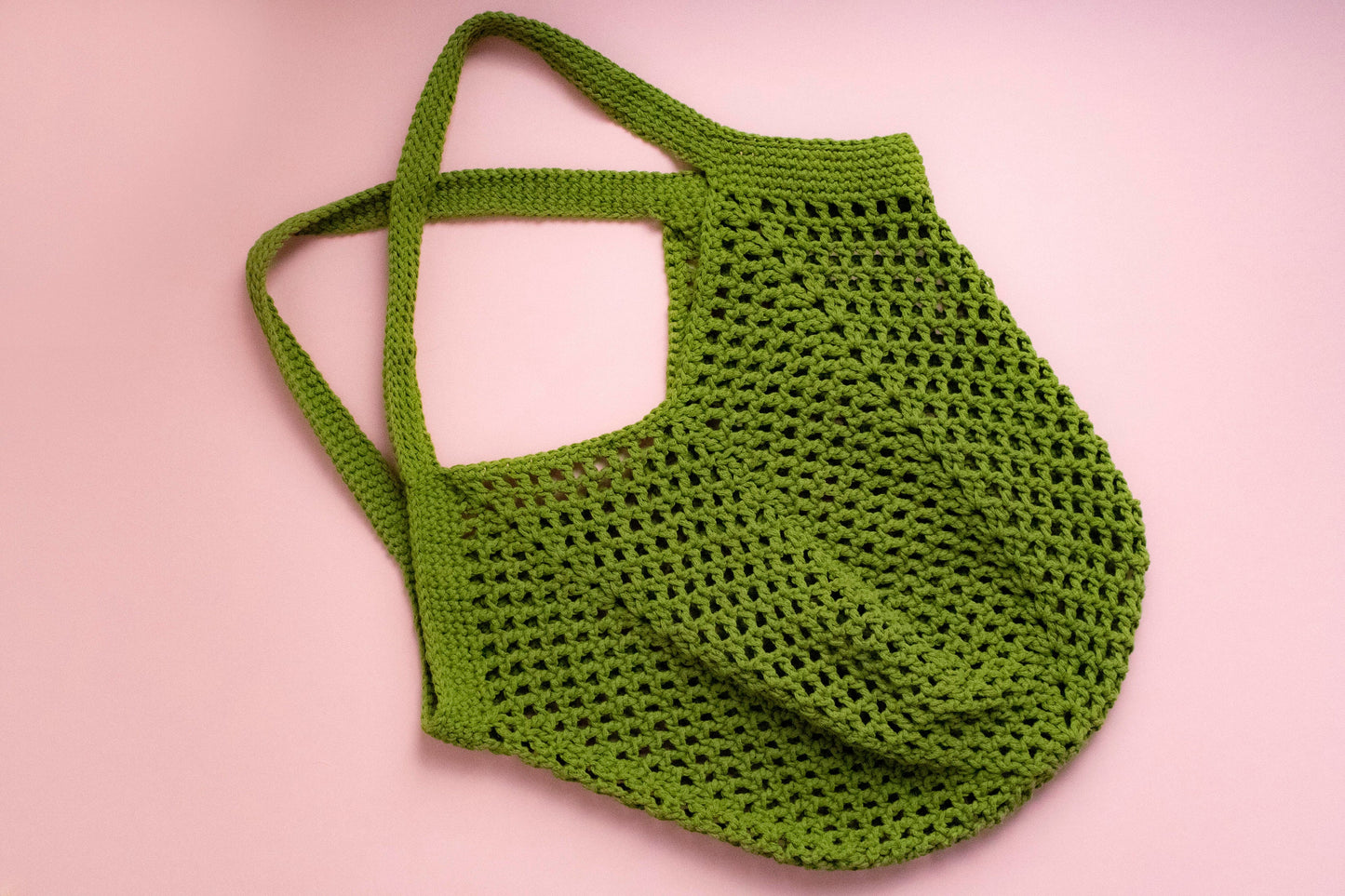 Geantă verde crosetată din fir de bumbac reciclat