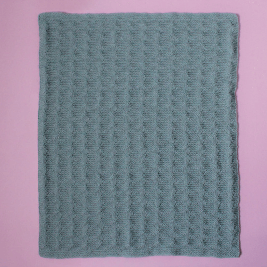 72cm x 88cm. Pătură tricotată din fir de lână Merino