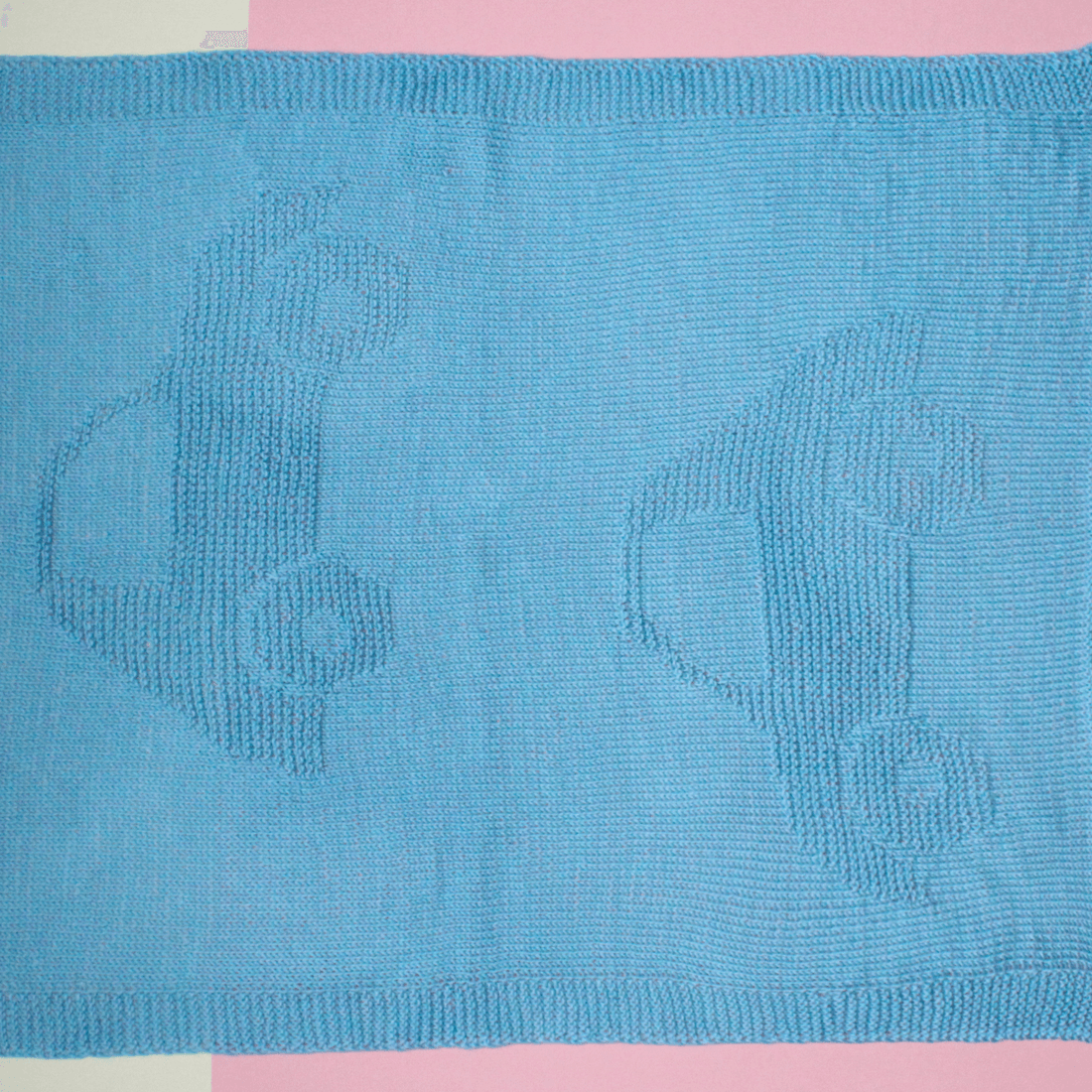 72 x 90 cm. Pătură tricotată cu mașini din fir de bumbac