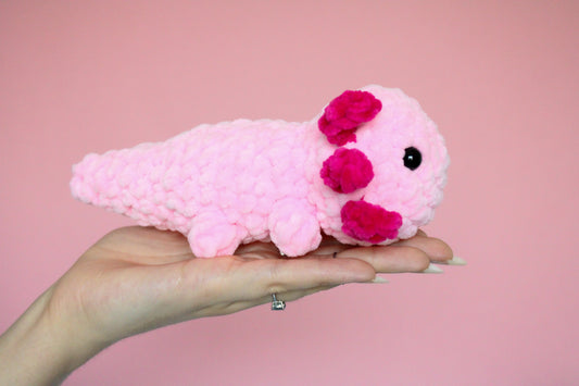 Axolotl croșetat din fir plușat