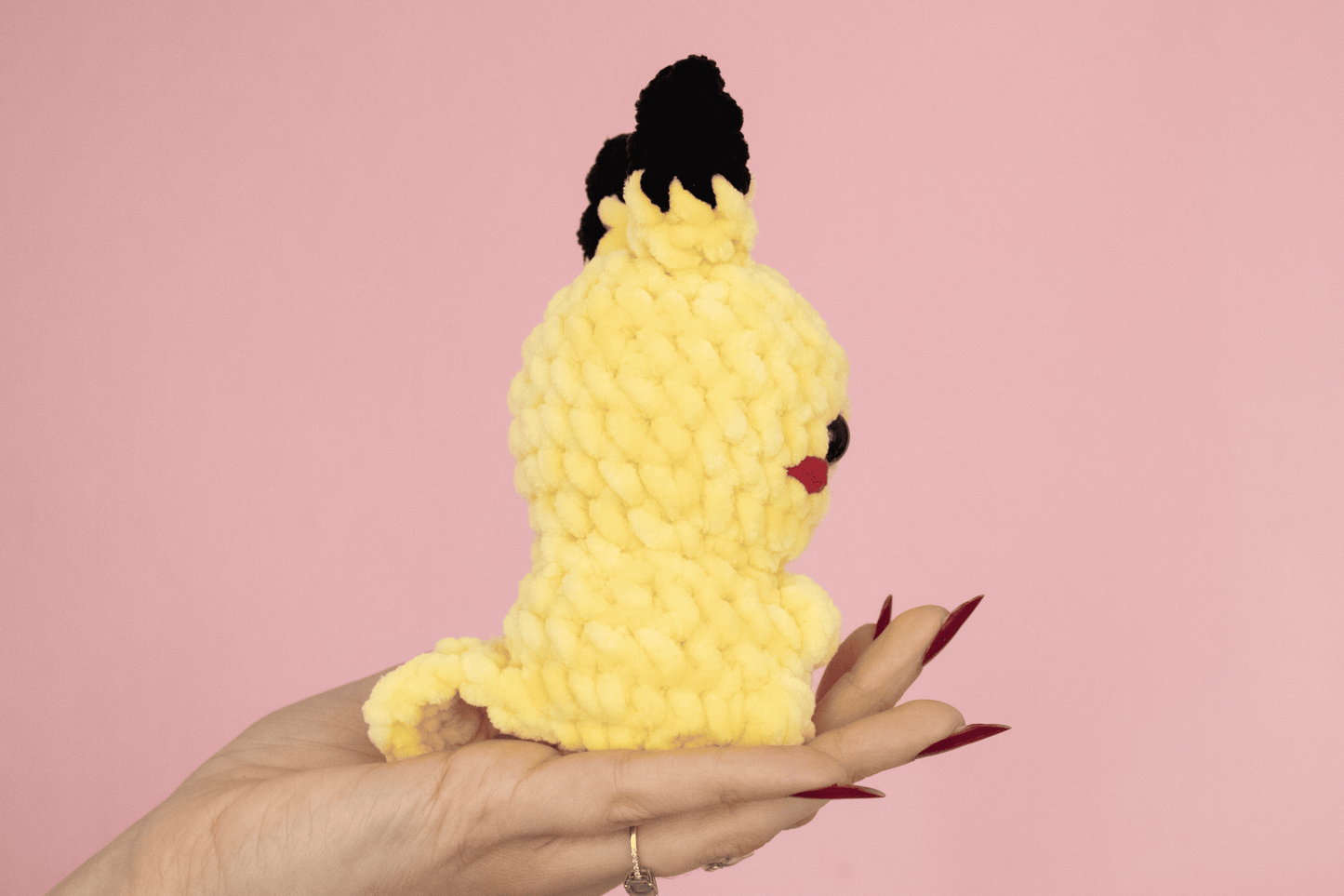 Pikachu mini croșetat din fir plușat