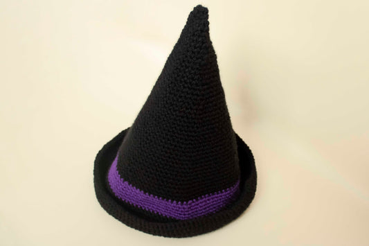 Pălărie croșetată din fir acrilic