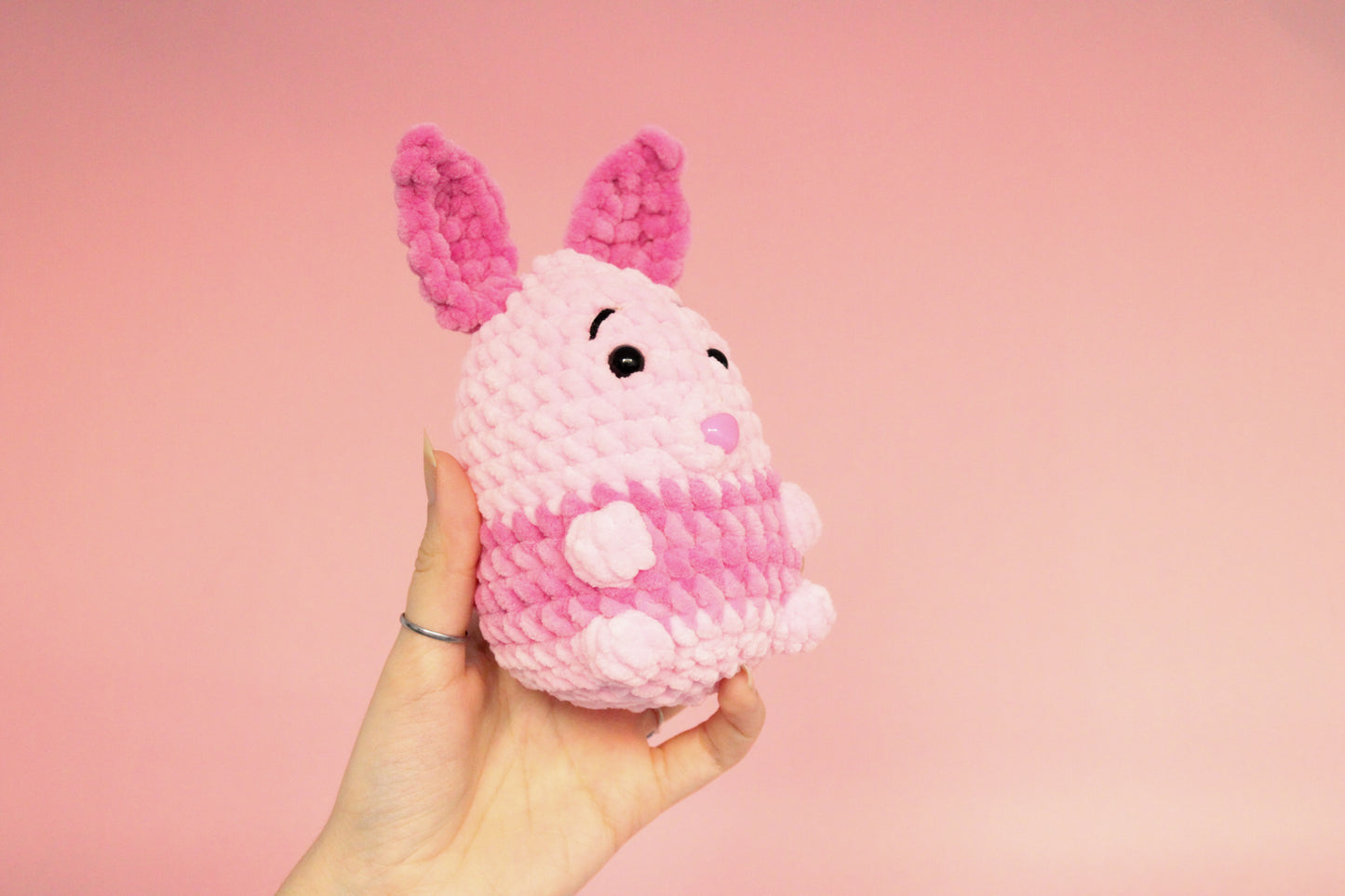 Piglet (Winnie the Pooh) mediu croșetat din fir plușat