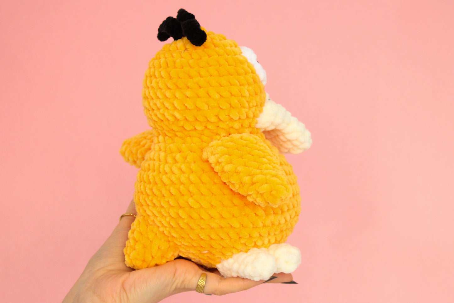 Psyduck mediu croșetat din fir plușat