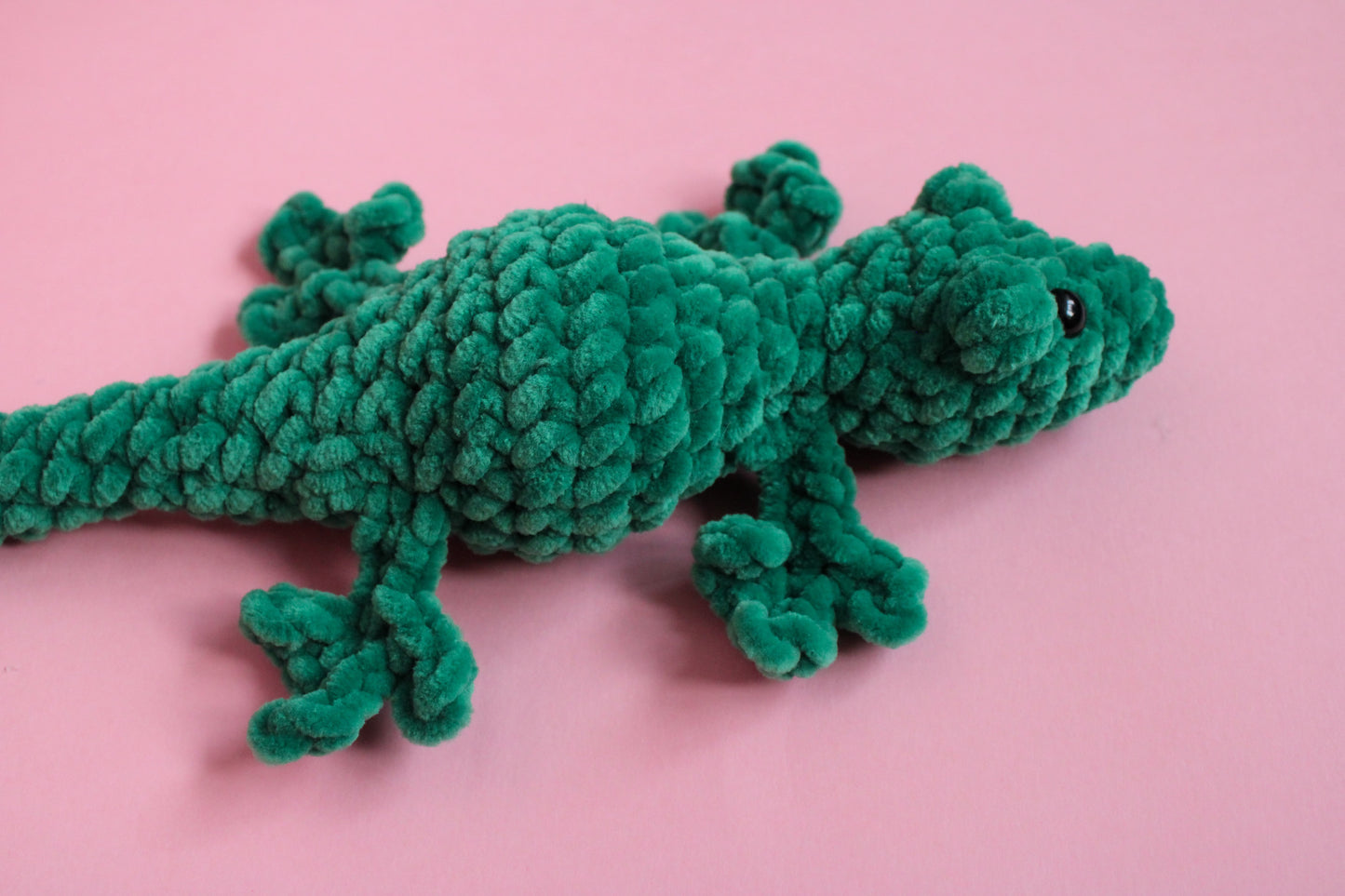 Șopârlă Gecko medie croșetată din fir plușat
