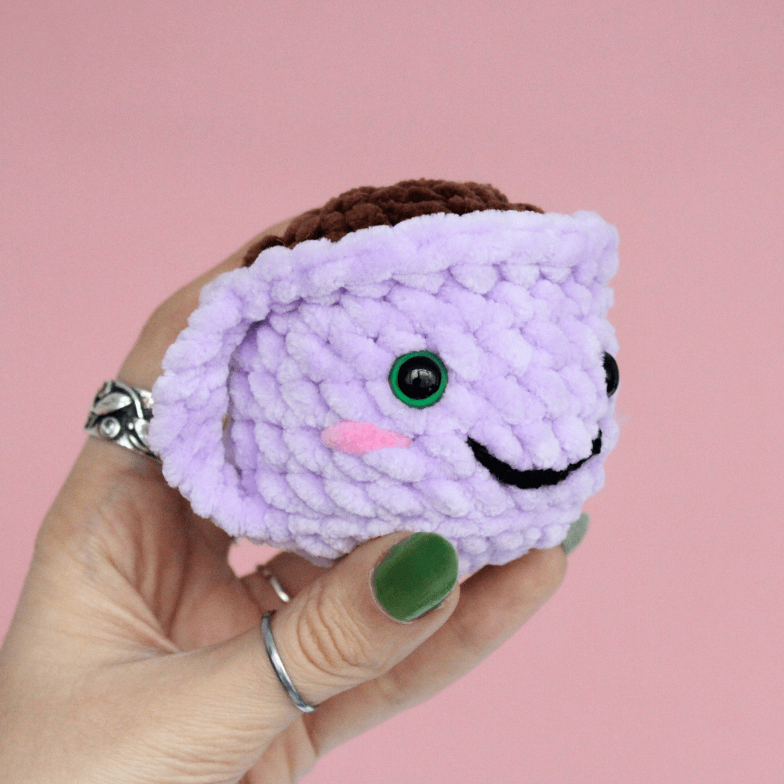 Cană croșetată din fir plușat