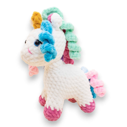 Unicorn mediu croșetat din fir plușat