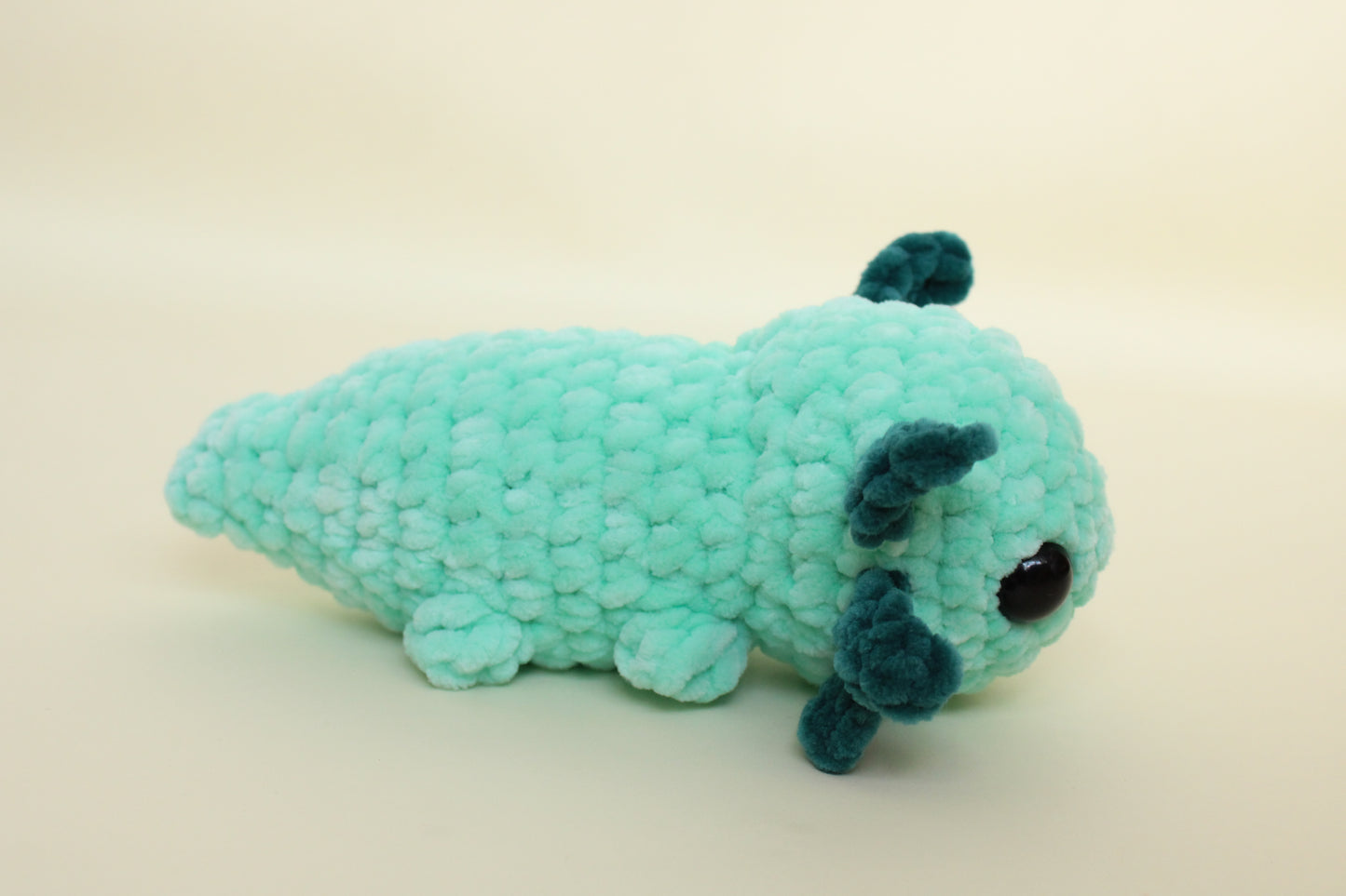 Axolotl croșetat din fir plușat